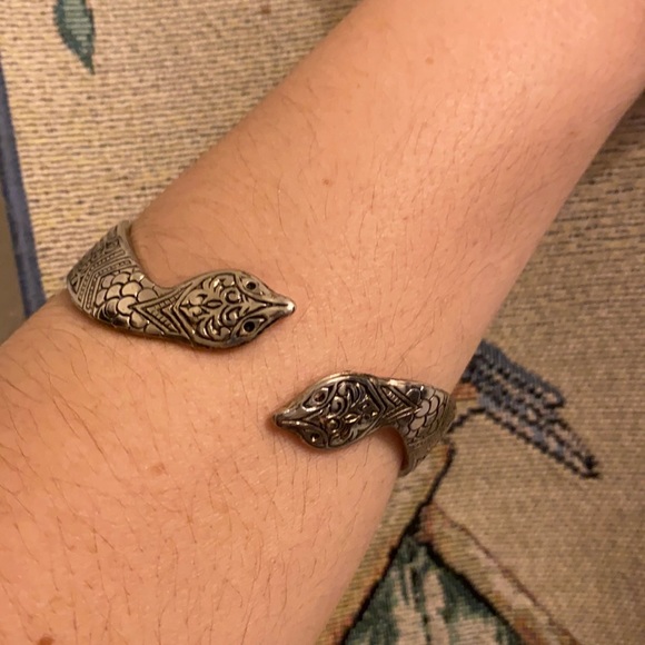 Gorgeous VINTAGE SNAKE SERPENT CUFF hinged BRACELET Silver tone CLEOPATRA - Picture 2 of 6